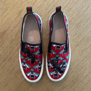 Gucci Red Bee Jacquard Fabric Ant Embellished Slip-On